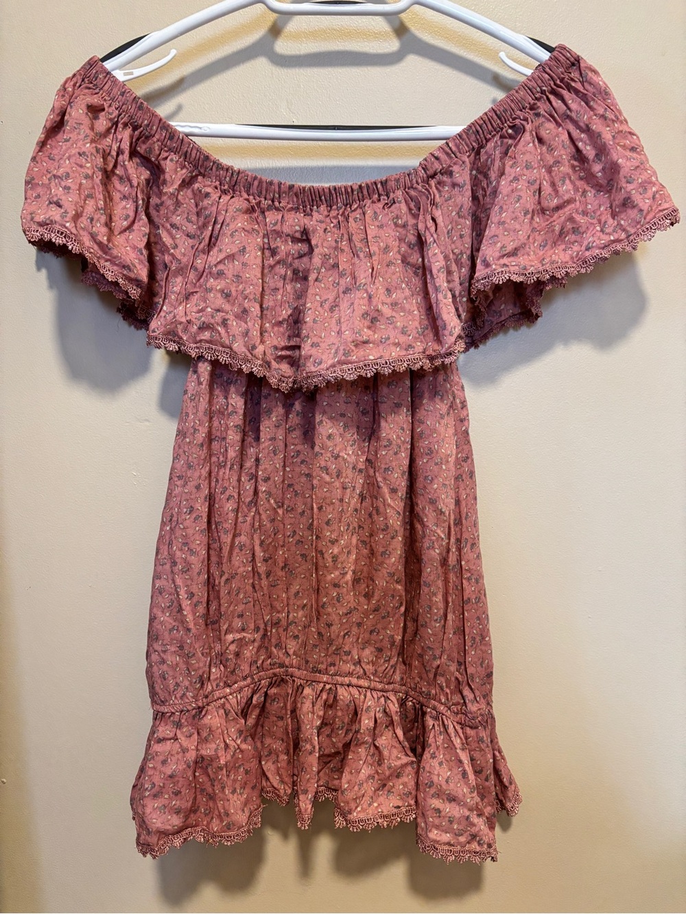 Off-Shoulder Pink Floral Ruffle Top - Picture 2 of 6
